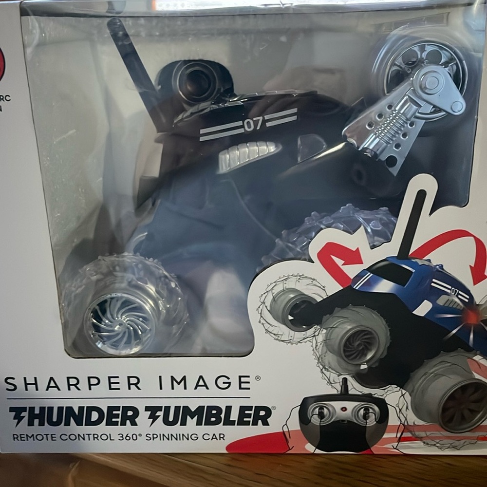 Sharper Image Thunder Tumbler Remote Control 360 Degree Spinning Car NEW